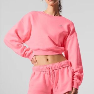 Auth Alo Yoga Accolade Crew Neck Pullover Cropped Neon Bubblegum Pink M